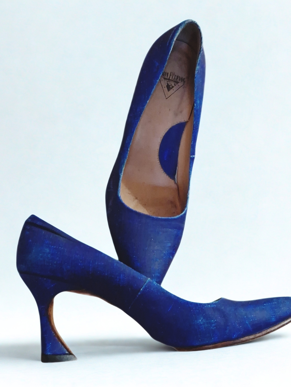 John Fluevog Royal Blue Leather Pumps – Sculptural Kitten Heel | Designee Shoes